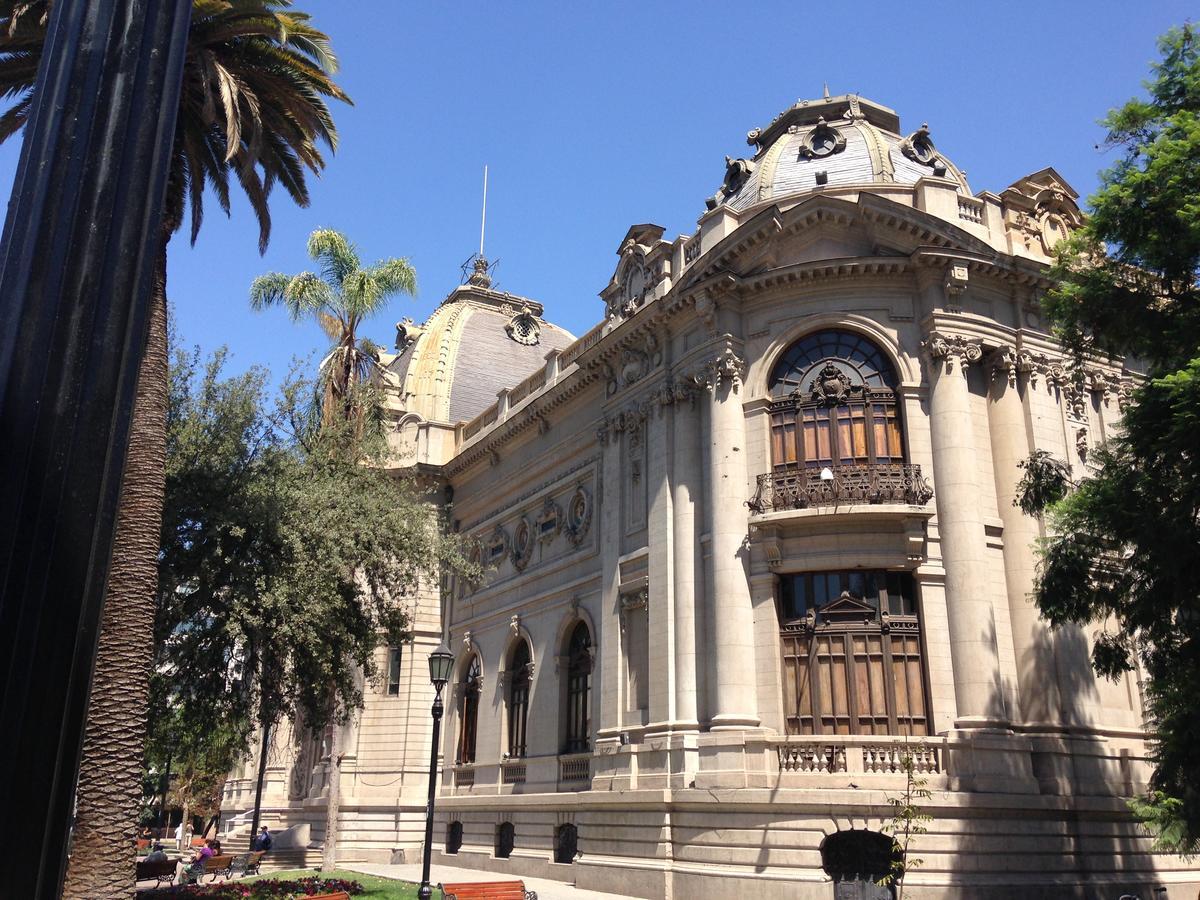 Azzai Bellas Artes Сантяго Екстериор снимка
